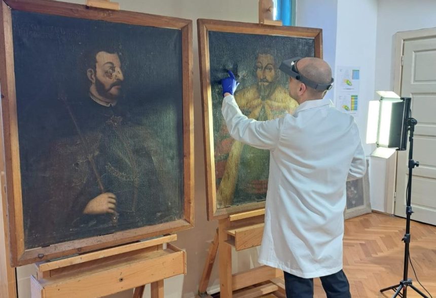 Portretele celor 11 principate ai Transilvaniei restaurate la Sibiu lucreaza cu expertii de la Muzeul Brukenthal foto