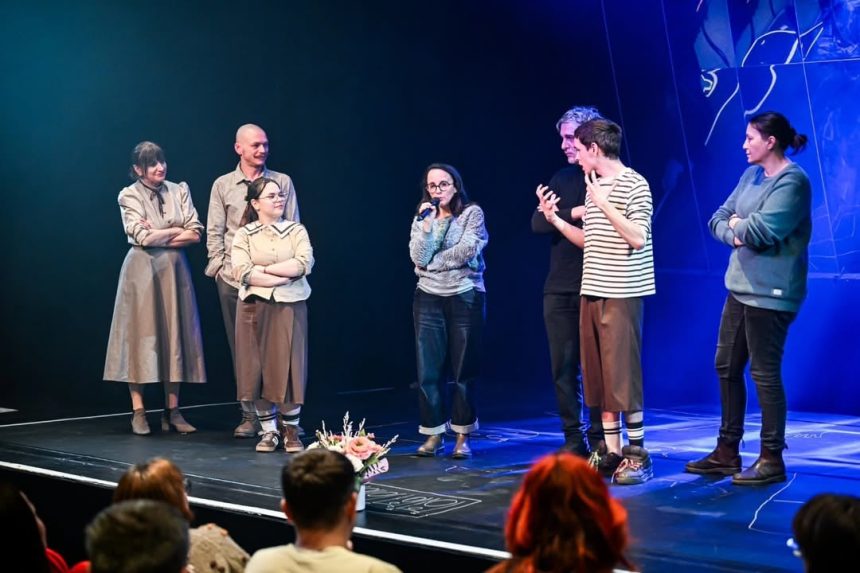 Povesti inspirate din lumea persoanelor cu deficiente de auz pe scena Teatrului Gong din Sibiu fo to