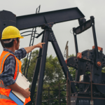 Pretul barilului de petrol atinge un nou record iar bursele din Asia au deschis in scadere