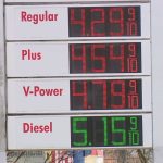 Pretul benzinei in SUA ajunge la cel mai inalt nivel din ultimele 21 de luni