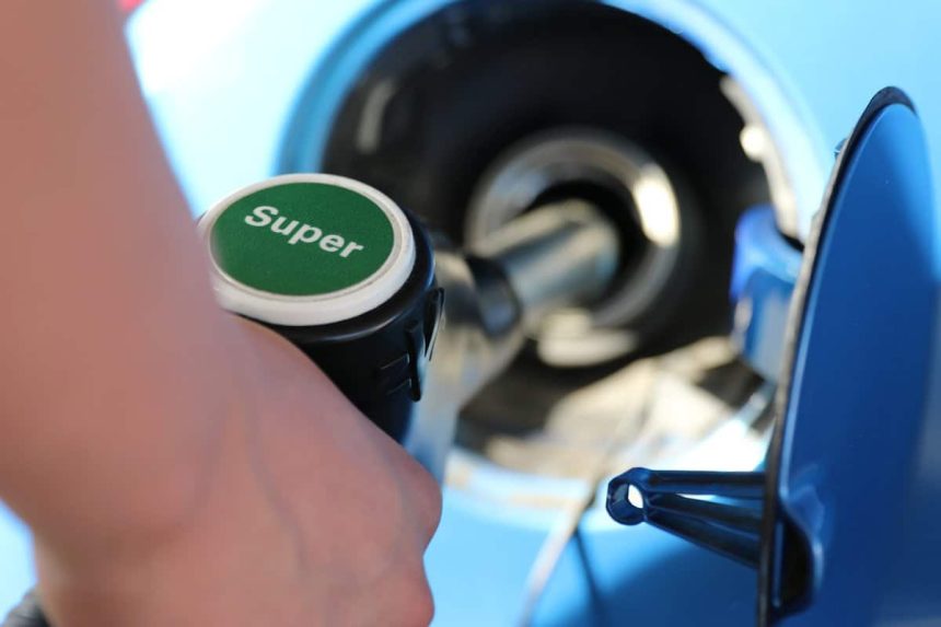 Pretul carburantului la pompa ar putea sa depasasca 10 Lei Ministrul energiei ofera clarificari