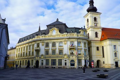 Primaria organizeaza licitatie pentru serviciile de curatenie in sediile administrative si pasajele din Centrul Sibiului