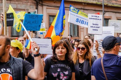 Profesorii din Sibiu protesteaza impotriva simularilor examenelor nationale Directorii trebuie sa respecte dreptul celor care au ales sa se opuna