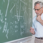 Profesorii si cercetatorii isi pierd aproape jumatate din sporul pentru doctorat