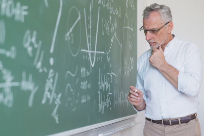 Profesorii si cercetatorii isi pierd aproape jumatate din sporul pentru doctorat