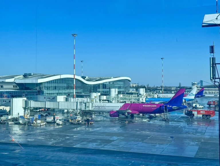 Razboiul din tarile arabe anuleaza zeci de zboruri si din Romania avioanele nu mai decoleaza in zona de conflict