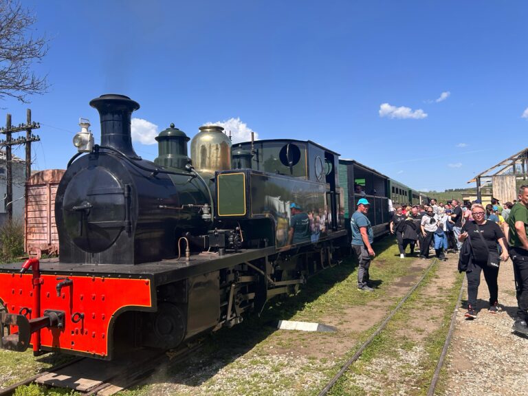 Se aduna fonduri pentru reabilitarea peronului mocanitei din gara Cornatel au fost stabilite preturile si programul curselor pentru 2026