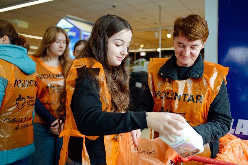 Sibiul si inca trei judete din Transilvania au strans 191 de tone de alimente in decurs de trei zile Campania sprijina mai mult de 26000 de beneficiari