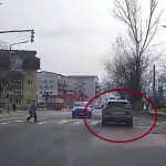 Sofer prins conducand agresiv pe Calea CisnaDiei A fost la un pas sa loveasca un pieton video