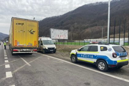 Soferii de TIR sanctionati pe Valea Oltului nu au respectat restrictiile si au fost opriti