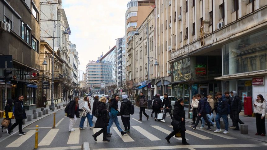 Sondaj alarmant jumatate dintre romani se simt tot mai saraci