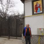 Traditie aparte intr un sat din Sibiu icoane pictate pe case perpetuate de un fost muncitor foto