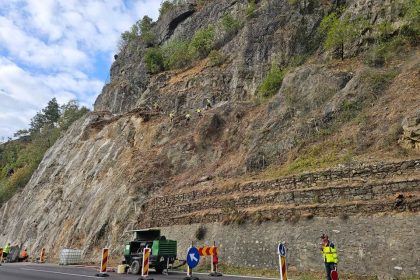 Trafic restrictionat in 3 zone pe Valea Oltului circulatia se desfasoara cu dificultate