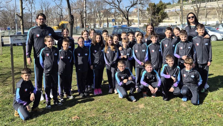 Trei medalii de argint la competitia regionala de natatie pentru copiii de la CSS Sibiu Este un bonus important