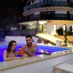 Un 8 martie de neuitat pentru cupluri la Sibiu jacuzzi si piscine ingalzlite la Carpentiere Arena Reduceri pentru rezervarile directe