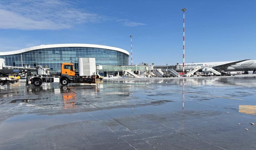 Zboruri anulate din Romania din cauza razboiului din Orientul Mijlociu zeci de avioane au ramas la sol