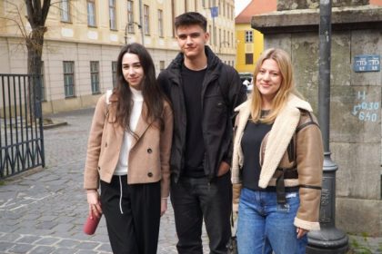 Ziua a 3 a de simulare la BAC elevii de la Brukenthal afirma ca s au descurcat bine si a fost simplu video