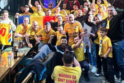 corespondenta din istanbul sibienii isi sustin echipa nationala in barajul cu turcia castigam cu 2 1 video foto