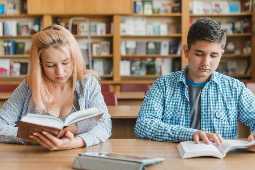 decizie controversata in educatie manualele de liceu vor fi utilizate timp de 8 ani