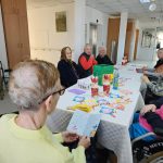 lacrimi si zambete la salistemartisoare realizate de bunici pentru copiii din talmaciu foto