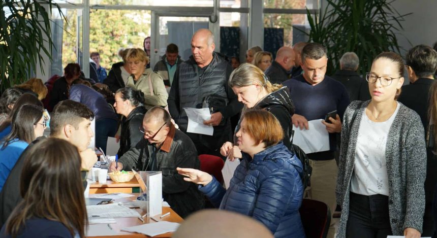 peste 31000 de locuri de munca disponibile in romania care sunt cele mai solicitate profesii