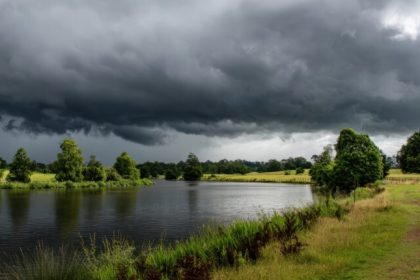 Cod galben de vant si ploi in diverse regiuni ale tarii unde se va abate vremea nefavorabila