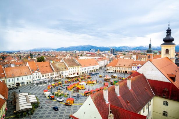 O multime de evenimente in primul weekend din aprilie la Sibiu petrecerea Balcanika si Targul de Paste atractiile principale