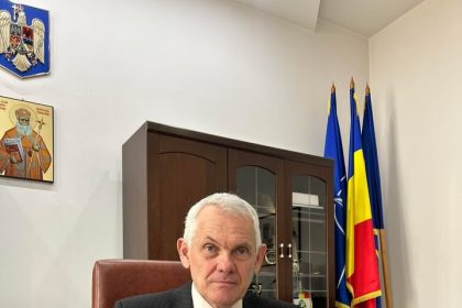 Sase titluri de proprietate semnate de prefectul Cretu in sapte localitati