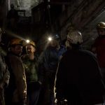 Zeci de mineri s au baricadat in subteran la mina Lupeni refuzand sa urce la suprafata dupa schimb conducerea a coborat pentru negocieri