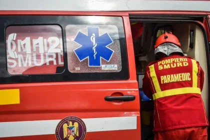 Accident la Racovița. Tânăr beat, prins sub un cap de pod