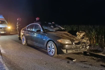 Accident pe DN14 lângă Șeica Mare: șofer a lovit o căruță. Doi bărbați, la spital