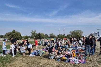 Copiii din Cartierul Arhitecților învață să negocieze la Flohmarkt