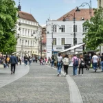 Elevii majori de la liceu sau școala profesională păstrează alocația de stat