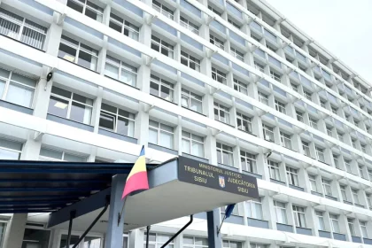 Incendiere BMW în criză psihotică, sunat la 112. Tânăr condamnat cu suspendare