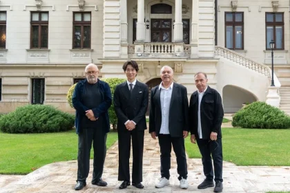 Kuranosuke Sasaki, decorat cu „Meritul Cultural”