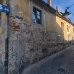 Monument istoric din centrul Sibiului, degradat, scos la vânzare