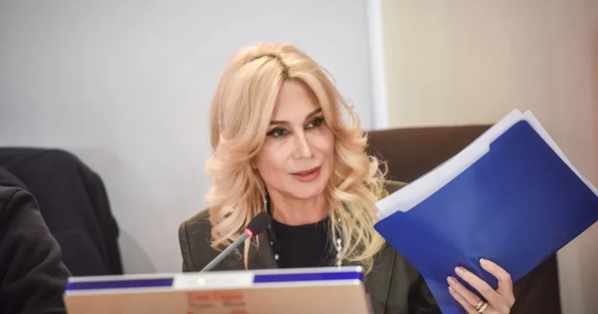Raluca Turcan, aviz negativ la Muncă: dezbaterile să nu fie influențate de partide