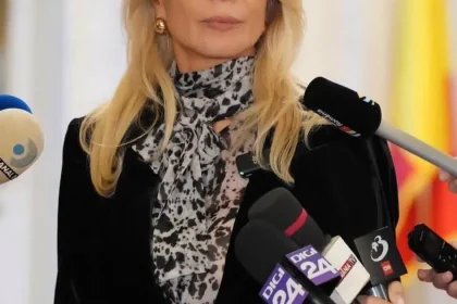 Raluca Turcan cere interzicerea urgentă a telefoanelor în școli