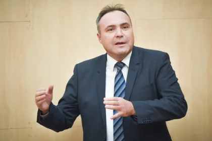 România se confruntă cu o singură „policriză” cu 12 manifestări. Soluțiile AEI.