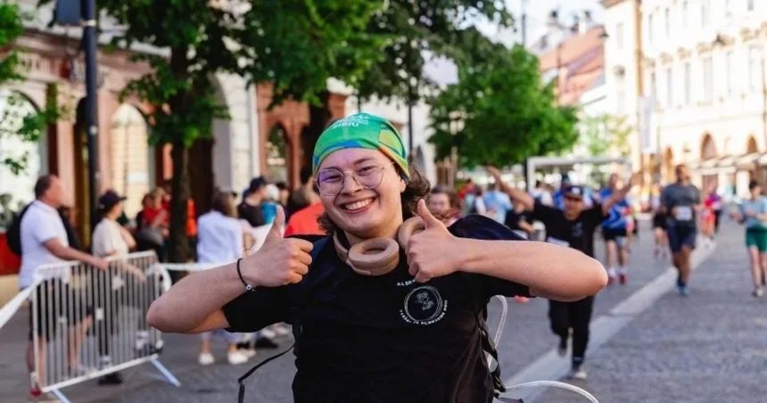 Tânăr din Sibiu, întors din Irlanda, invită publicul la proiecția scurtmetrajului său