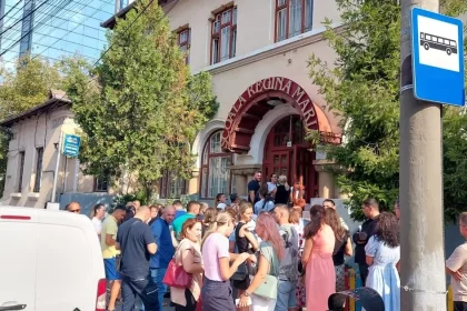 Tensiune la „Regina Maria”: directoarea își asumă vina la repartizarea claselor