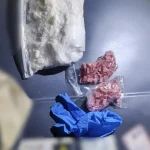 Trei bărbați arestați pentru trafic de droguri, cu 200 de pastile de ecstasy