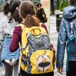 Uniformele școlare obligatorii au trecut de Senat. Doi senatori de Sibiu au votat pentru