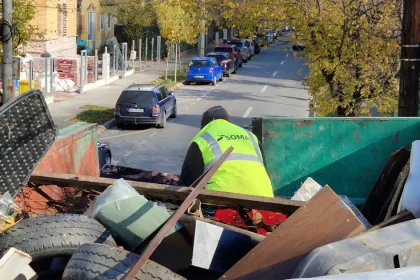26 de tone de deșeuri strânse în două zile din Sibiu. Urmează Terezian și Gara