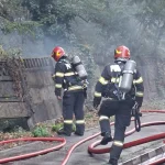 Incendiu la Vlădești: pompierii sibieni, chemați să intervină