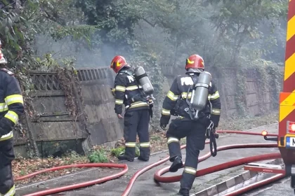 Incendiu la Vlădești: pompierii sibieni, chemați să intervină
