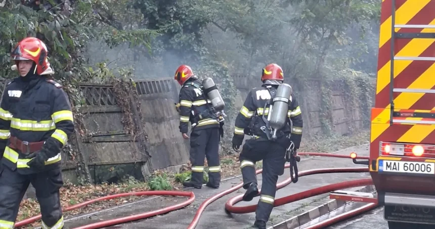 Incendiu la Vlădești: pompierii sibieni, chemați să intervină