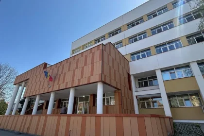 Osteoporoza, boala tăcută depistată des după o fractură. Cine e la risc și cum o prevenim