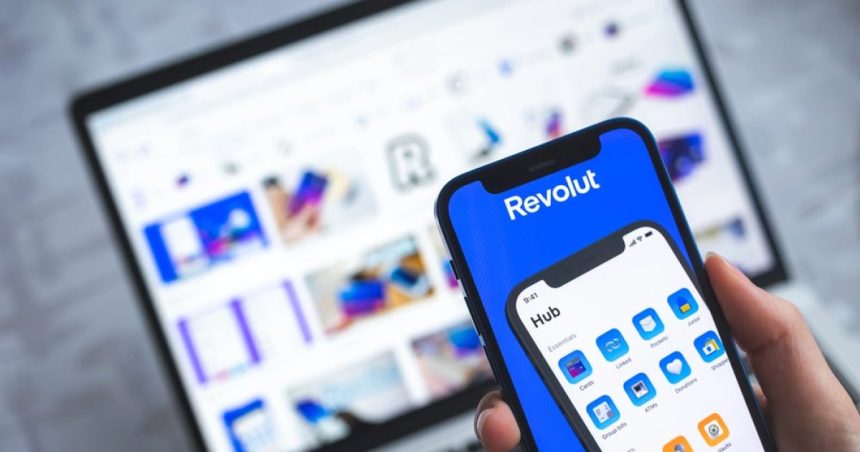 Revolut anunță perturbări: clienții nu pot accesa aplicația