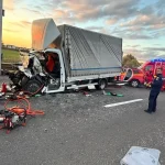 Șoferul de 41 de ani din accidentul de pe A1, internat în stare gravă la ATI